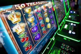 Pengguna menikmati permainan slot online dengan grafis menarik di asoka189